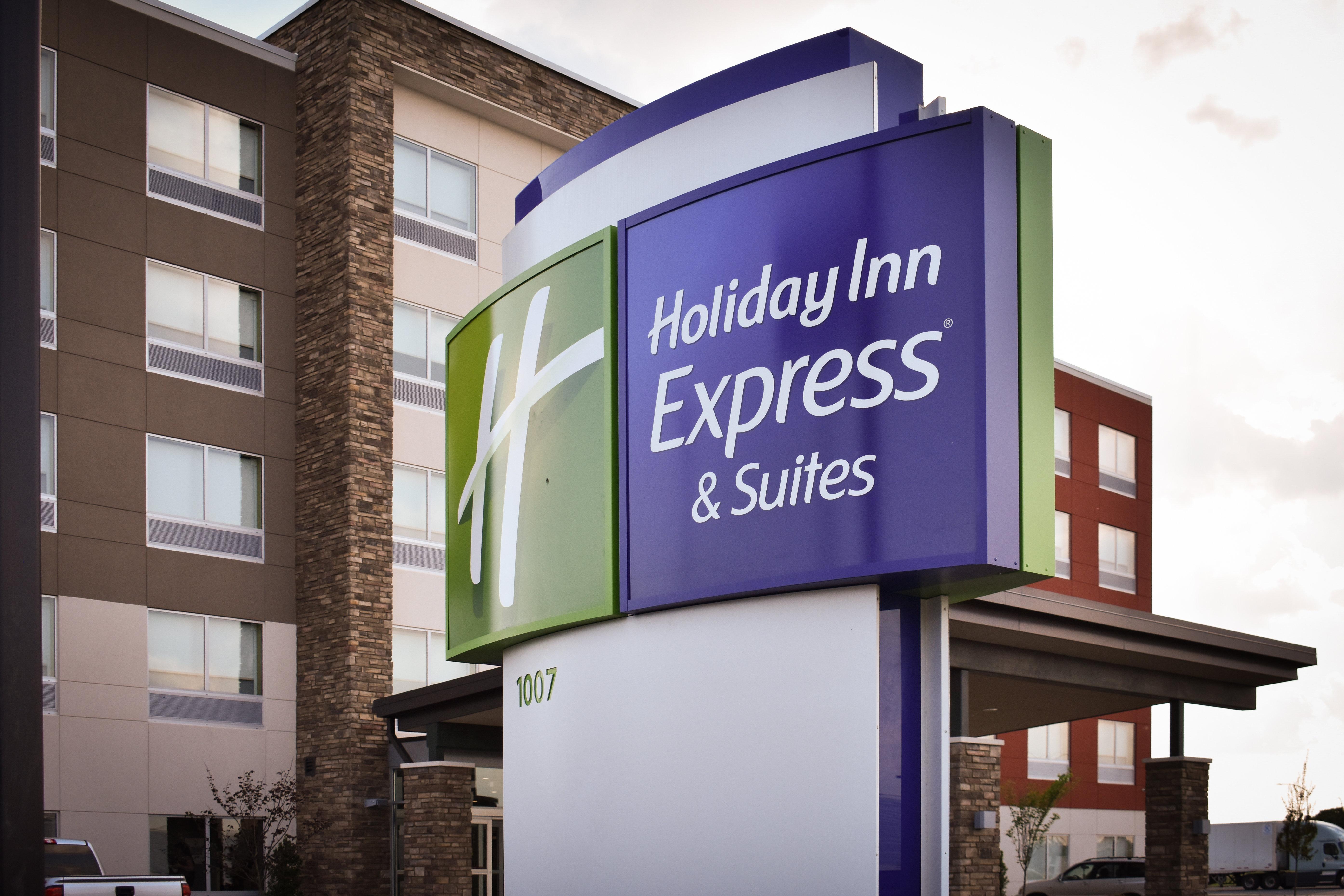 Holiday Inn Express & Suites West Memphis By Ihg Exterior photo