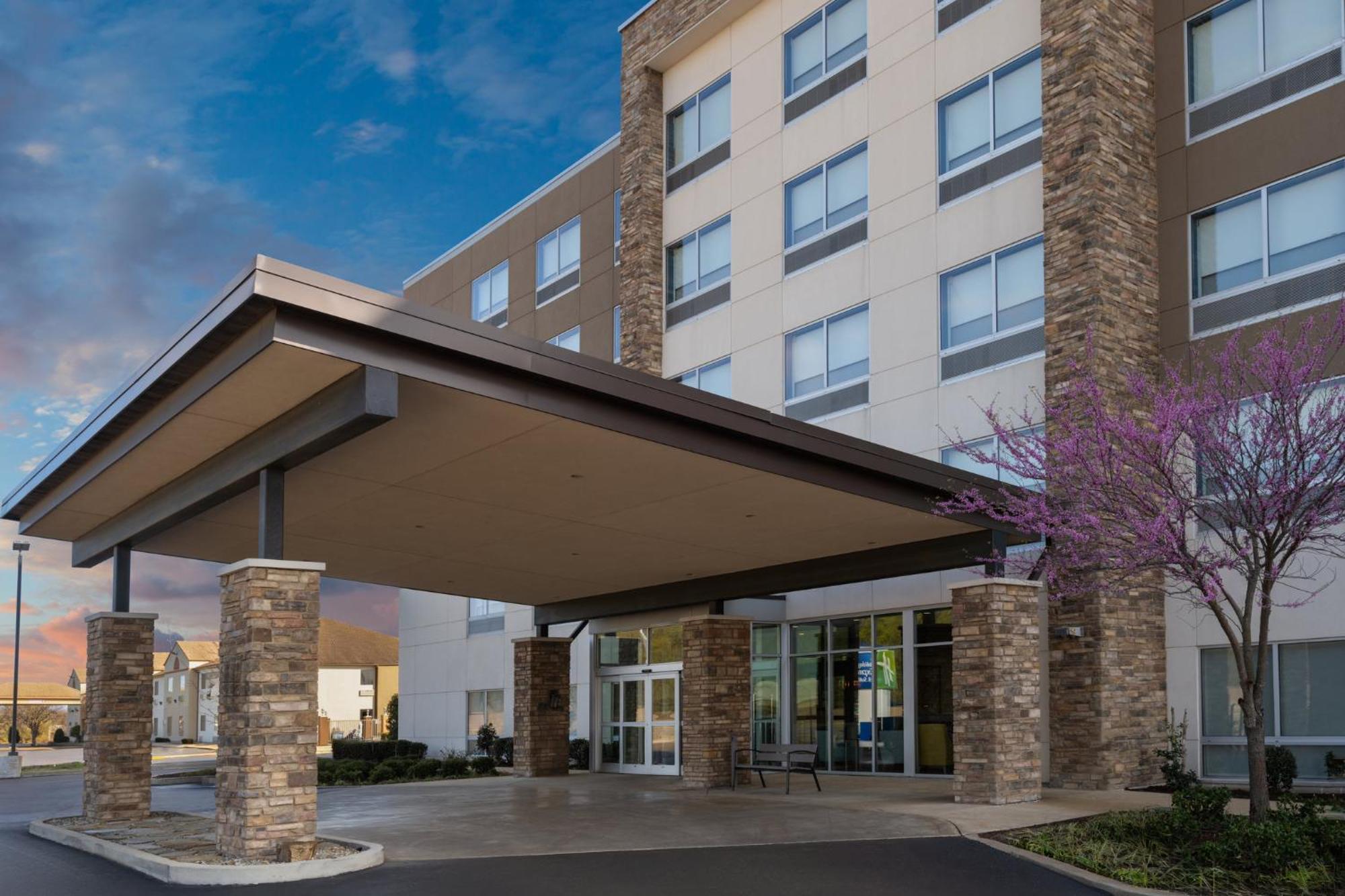 Holiday Inn Express & Suites West Memphis By Ihg Exterior photo